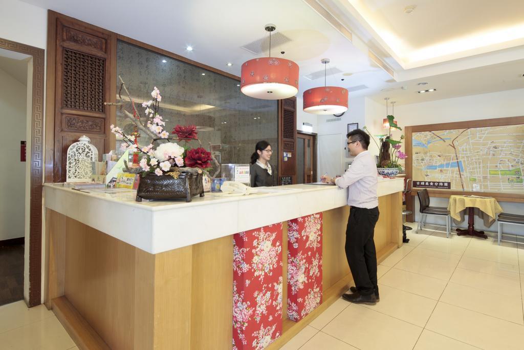 Cambridge Confucius Inn Tainan Exterior foto